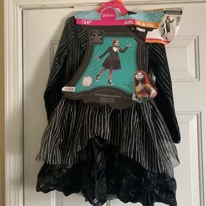 Girl’s Halloween costume